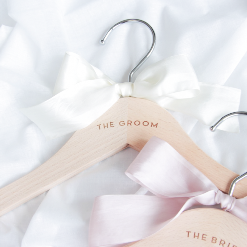 ウエディングハンガー / Groom & Bride